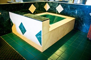 Chuveiro/banheira combinados, produtos de toalete grátis