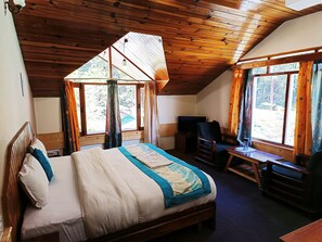 Premium Room | Desk, free WiFi, bed sheets