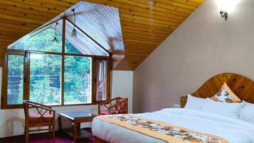 Habitación Royal | 1 habitación, escritorio, wifi gratis y ropa de cama