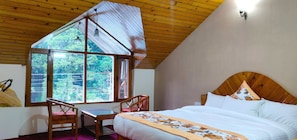 Royal Room | Desk, free WiFi, bed sheets - CS Shhandella Hotel (Manali)