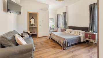 Deluxe-Suite, 1Â King-Bett und Schlafsofa, eigenes Bad | 1 Schlafzimmer, Daunenbettdecken, Schreibtisch, schallisolierte Zimmer