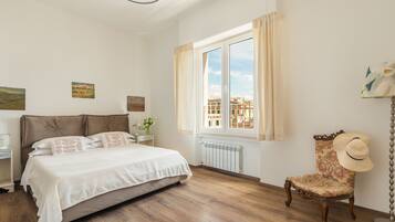 Superior-Dreibettzimmer, Mehrere Betten, eigenes Bad, Meerblick | Daunenbettdecken, Schreibtisch, schallisolierte Zimmer, kostenloses WLAN