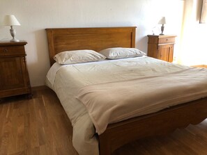1 bedroom, free WiFi, bed sheets
