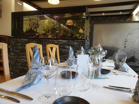 Breakfast, lunch, dinner served; French cuisine