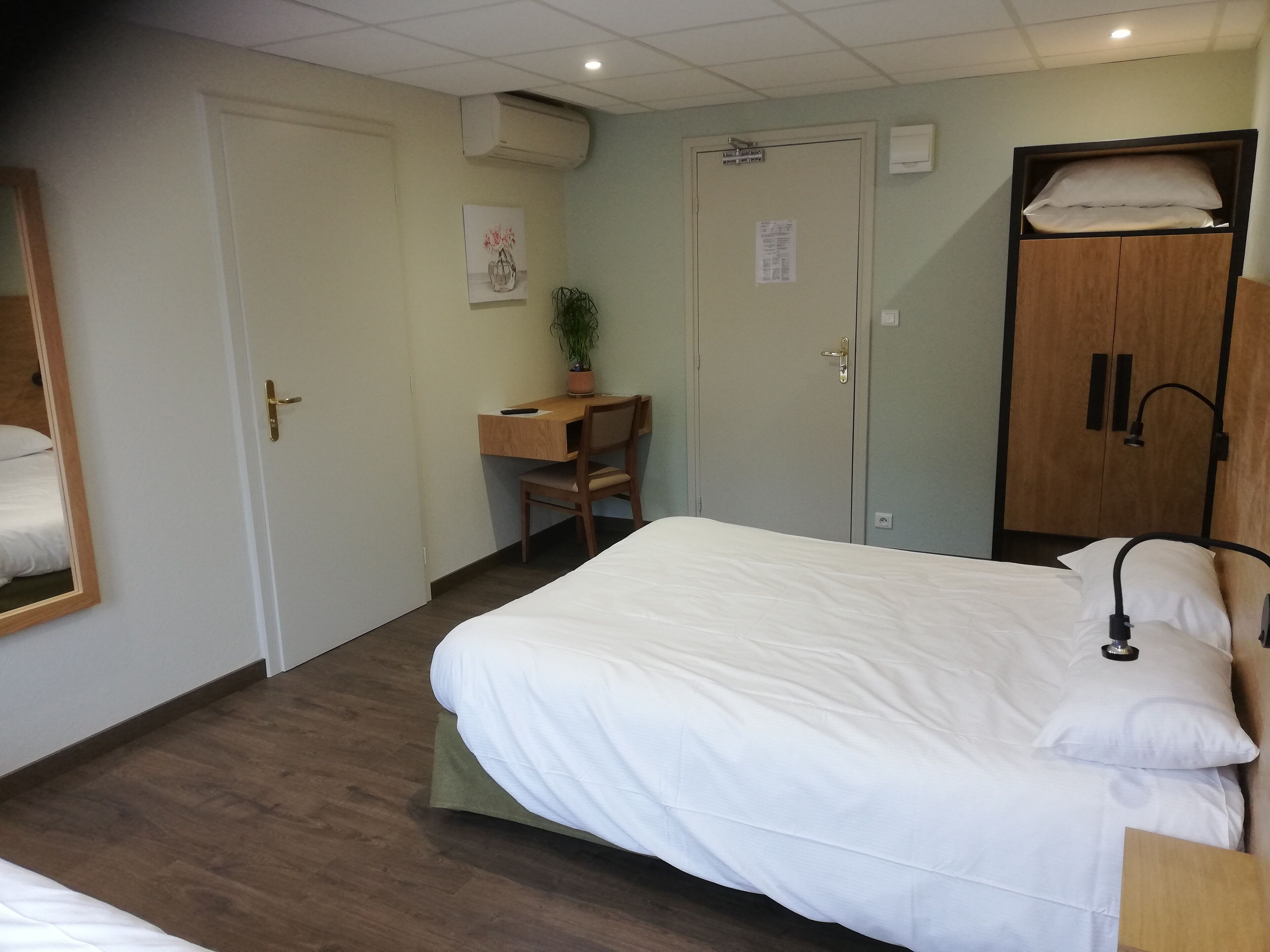 double room | individually decorated, individually furnished, desk, blackout curtains