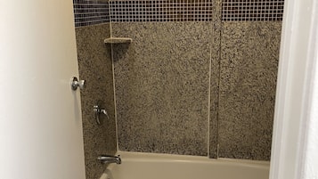 Kostenlose Toilettenartikel, HandtĂŒcher