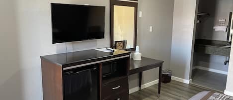 Skrivbord, gratis wi-fi och sängkläder