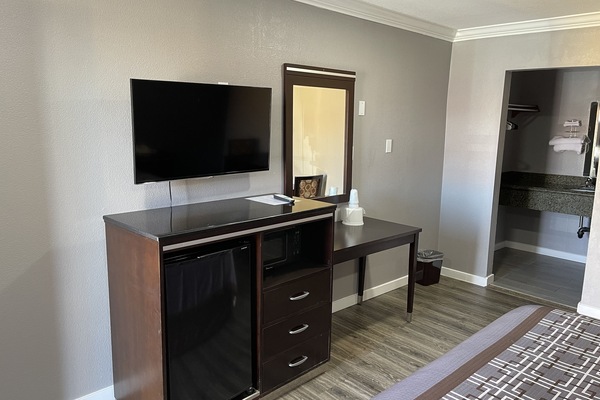 Desk, WiFi (free), bed sheets