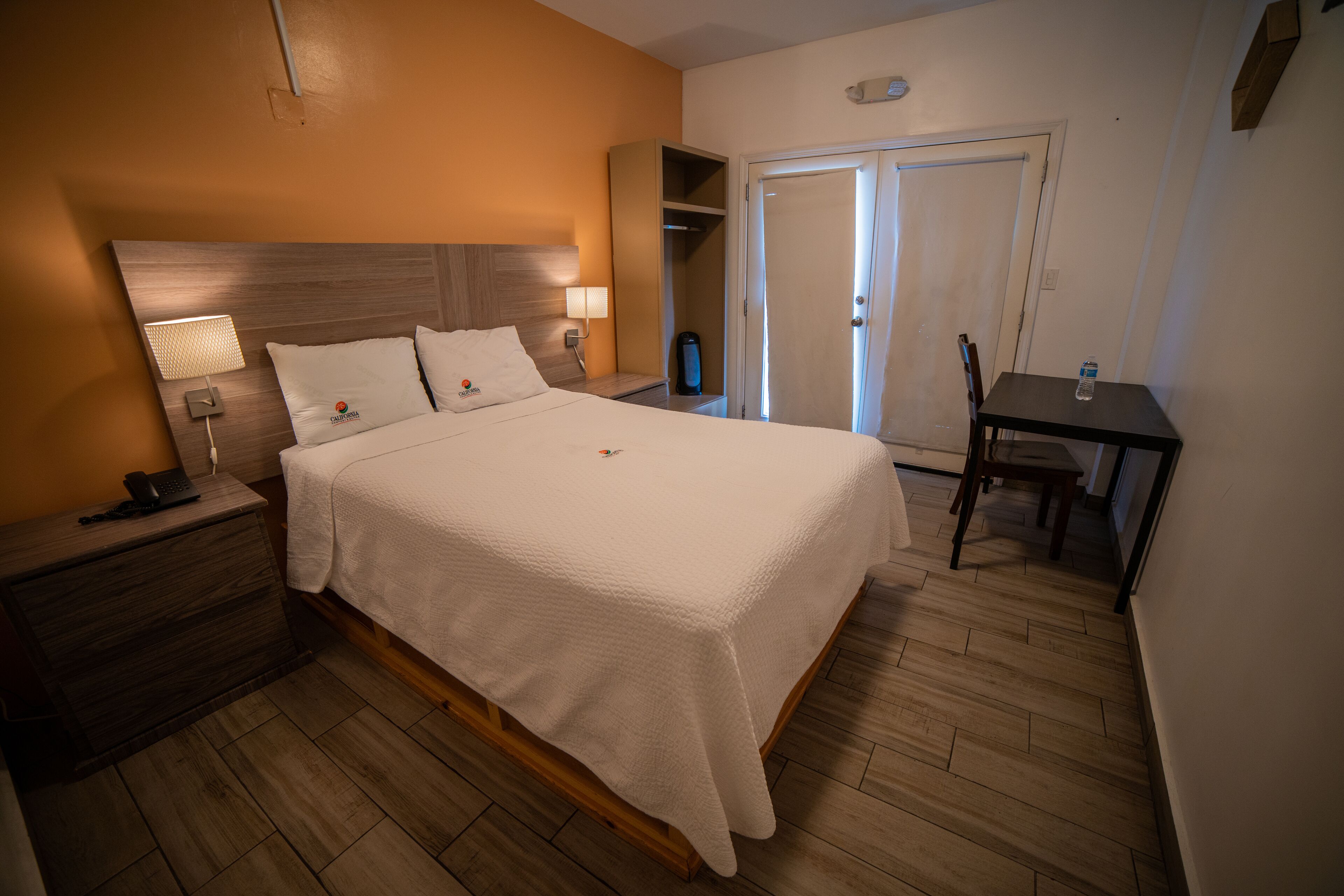 standard room | desk, iron/ironing board, free wifi, bed sheets