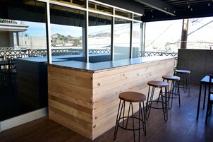 Bar (en el alojamiento)