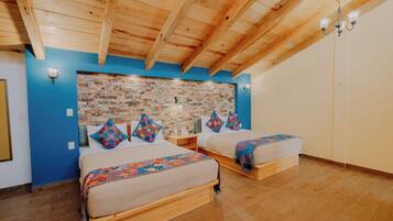Chambre Double, 2 grands lits | Fer et planche à repasser, Wi-Fi gratuit, draps fournis
