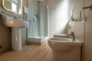 Deluxe Double Room, Sea View (Melina) | Bathroom | Shower, free toiletries, hair dryer, slippers