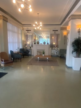 Sitting area in hotel lobby at Broadmore Miami Beach