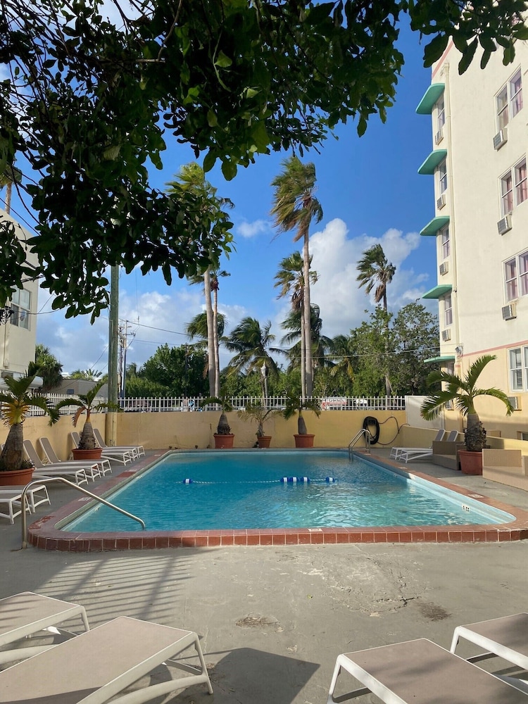 The Broadmore Miami Beach by null