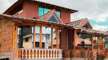 Fachada de la propiedad