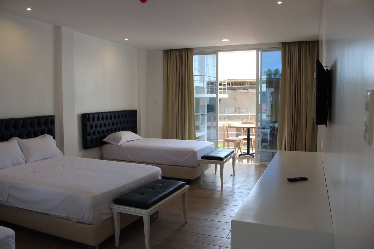 Family Room | In-room safe, desk, soundproofing, free WiFi