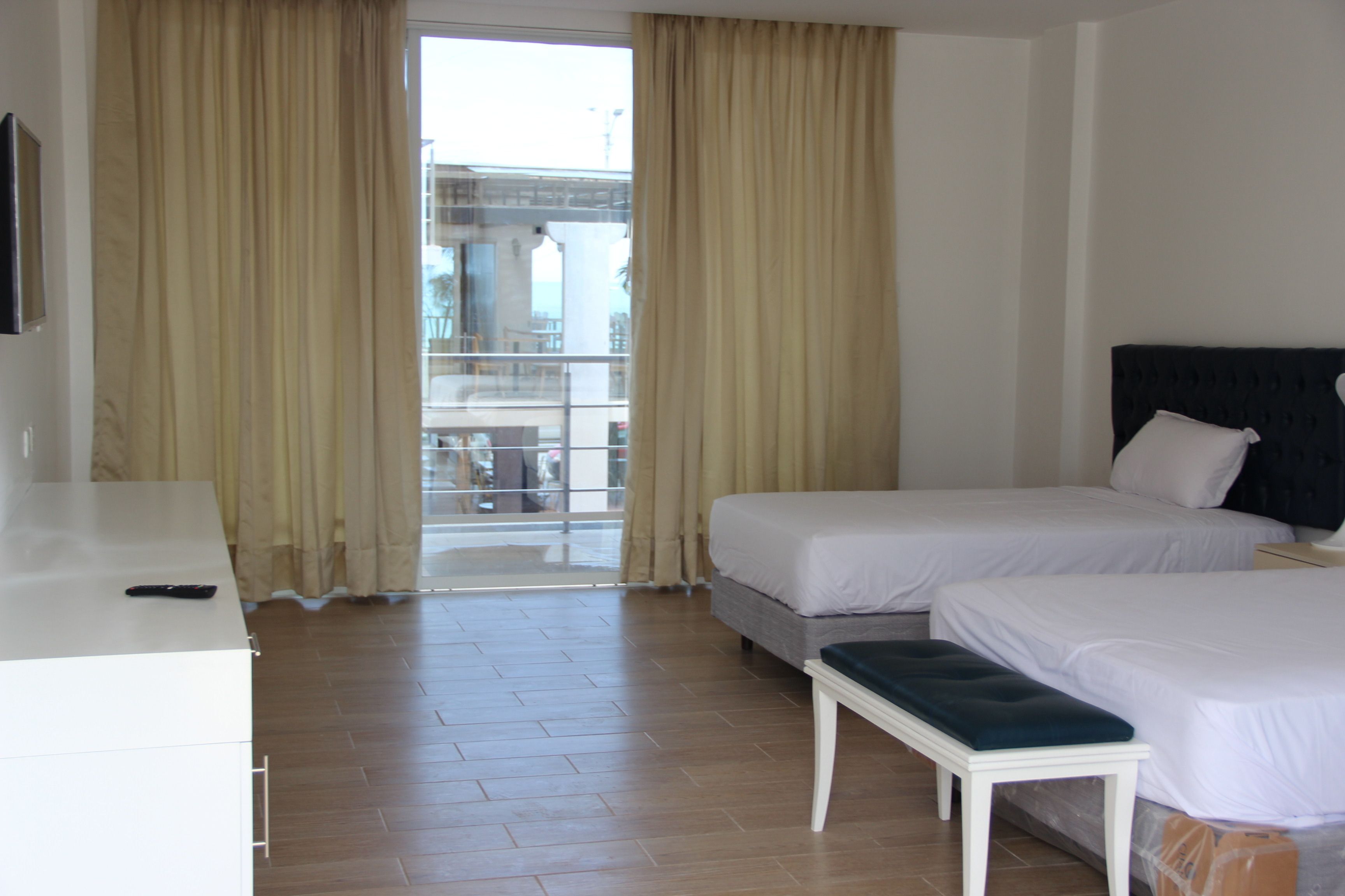 Twin Room, 2 Single Beds | In-room safe, desk, soundproofing, free WiFi