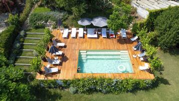 Kolam renang rooftop