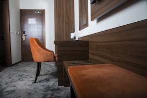 In-room business centre