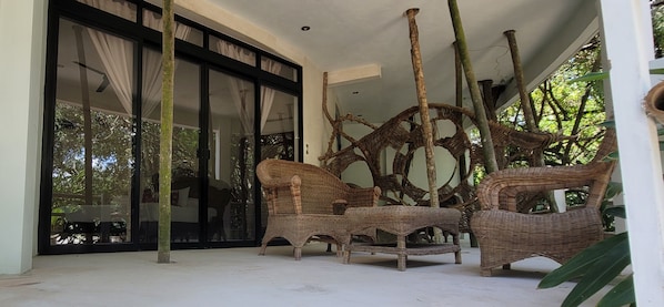 Superior Room King Size Bed with Terrace and Jungle View | Terraza o patio