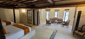 Family Room Double Queen Beds Garden View | Ropa de cama de alta calidad y decoración individual