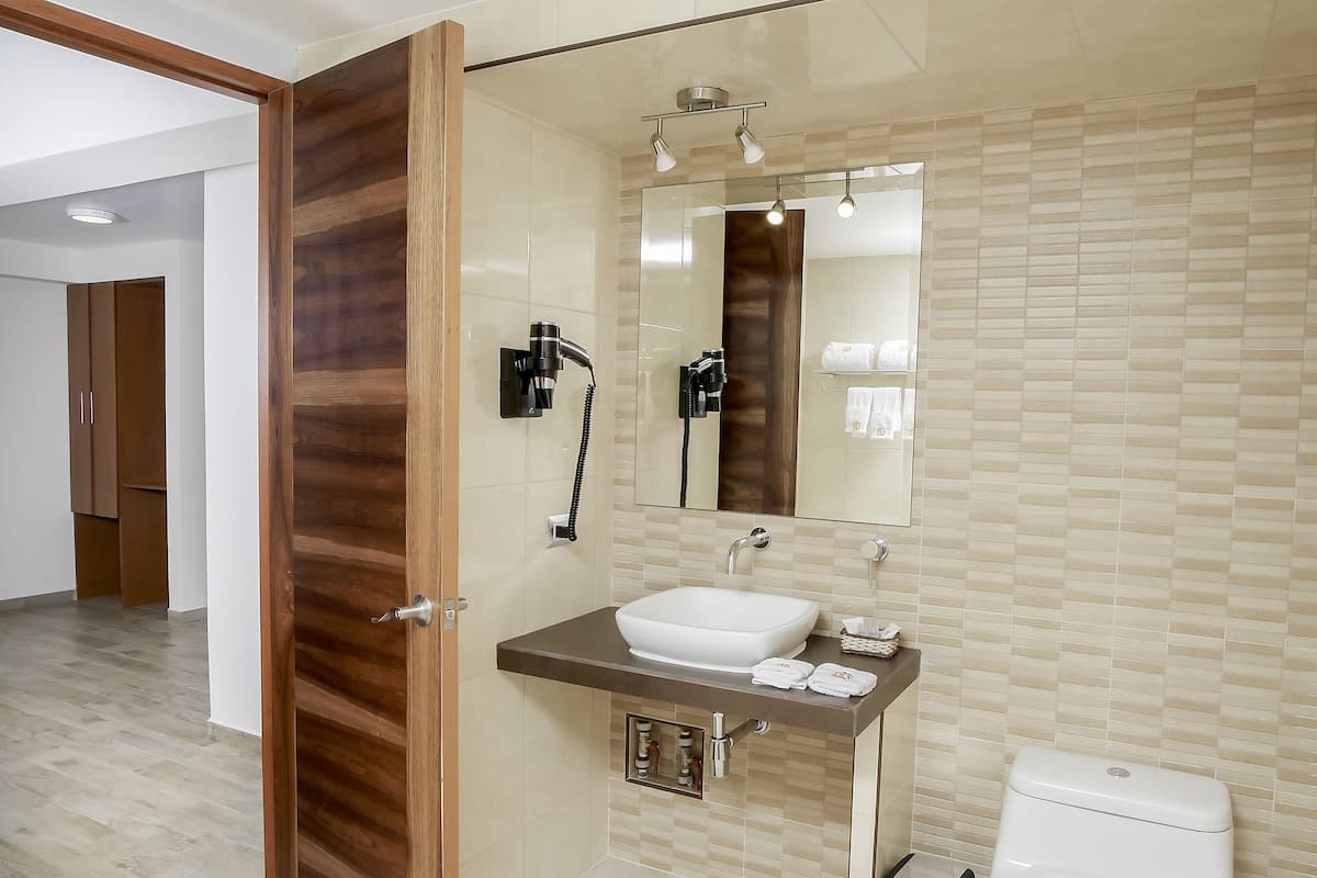 presidential suite, 1 king bed | bathroom | free toiletries, hair dryer, towels