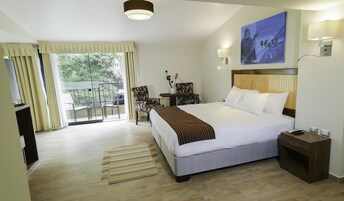Presidential Suite, 1 King Bed | Premium bedding, down comforters, minibar, in-room safe