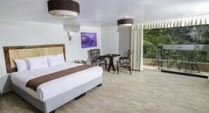 プレジデンシャル スイート キングベッド 1 台 | 高級寝具、羽毛の掛け布団、ミニバー、セーフティボックス (室内)