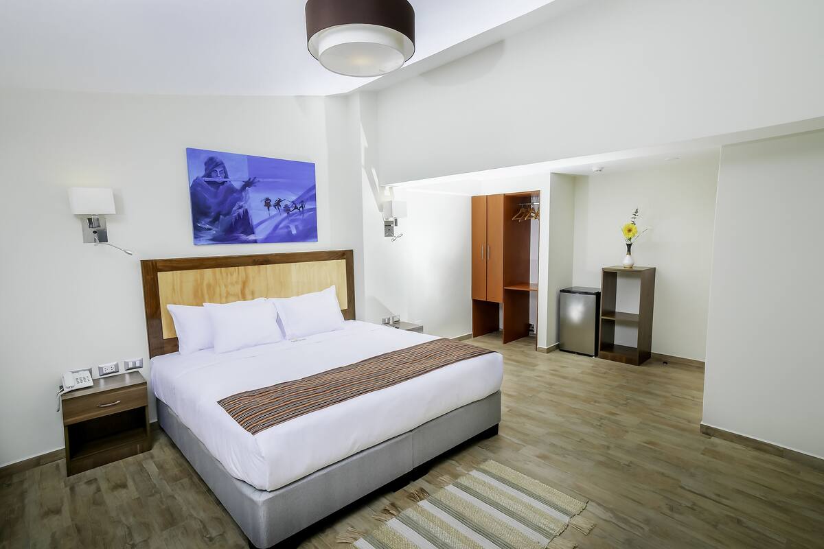 presidential suite, 1 king bed | premium bedding, down duvets, minibar, in-room safe