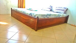 1 bedroom, iron/ironing board, WiFi, bed sheets - Homestay in Dar es salaam (DSM)