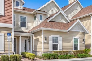 Exterior - 4 Bedrooms / 3 Bathrooms / Summerville (2612 SS) (Kissimmee)