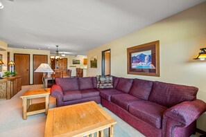 TV, fireplace - Bear Claw 316 On Mountain Condo With Ski-In/Ski-Out Access! (Steamboat Springs)