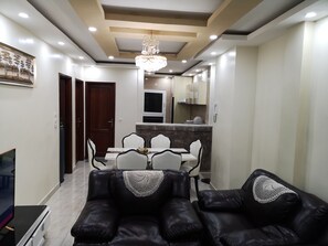 Appartement Confort, 2 chambres, cuisine | Restauration dans la chambre