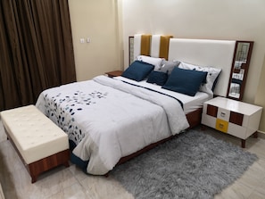 Comfort Apartment, 2 Bedrooms, Kitchen | Frette Italian sheets, premium bedding, pillowtop beds