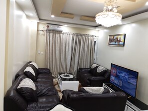 Appartement Confort, 2 chambres, cuisine | Salle de séjour