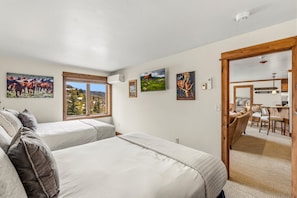 2 Schlafzimmer, BĂŒgeleisen/BĂŒgelbrett, kostenloses WLAN, BettwĂ€sche