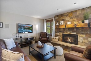 TV, fireplace
