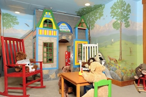 Children's area - 2Br Springs 8831 Condo~Short Walk to Gondola (Keystone)
