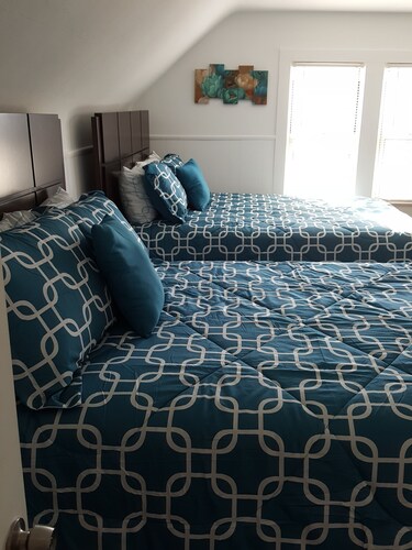 Cozy family home at Oceanview Beach location