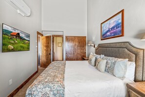 4 Schlafzimmer, Bügeleisen/Bügelbrett, kostenloses WLAN, Bettwäsche