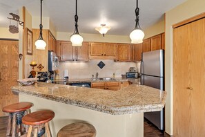 Fridge, microwave, oven, stovetop - Bear Claw 107 on Mountain Condo with Ski-In/Ski-Out Access! (Steamboat Springs)