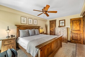 1 chambre, fer et planche à repasser, accès au Wi-Fi (inclus)