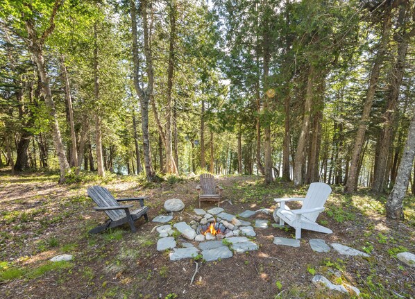 Property grounds - Ollie's Folly: Gorgeous Oceanfront Downeast Maine Home Near Acadia & Petit Manan (Steuben)