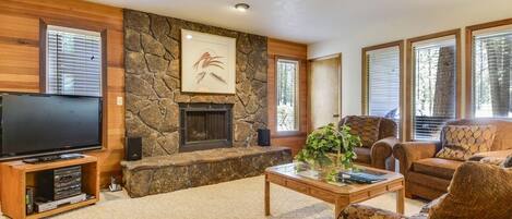 TV, fireplace, DVD player, ping pong