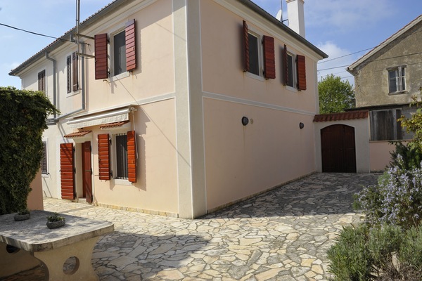 Grandpa Mate House