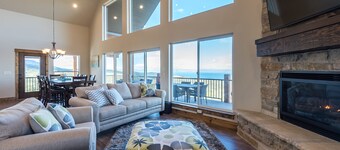 Boden bis zur Decke Lake Views - Perfekter Familienausflug
