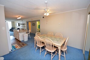 Dining - Colorful, spacious 2 bedroom oceanfront condo with WiFi, an outdoor pool, and a great ocean view located midtown and just steps to the beach! (Ocean City)