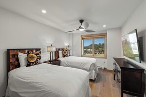 4 chambres, fer et planche à repasser, Wi-Fi gratuit, draps fournis