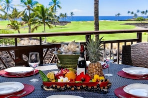 Dinning on the lower Lanai