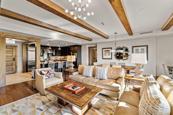 Televisión y chimenea 